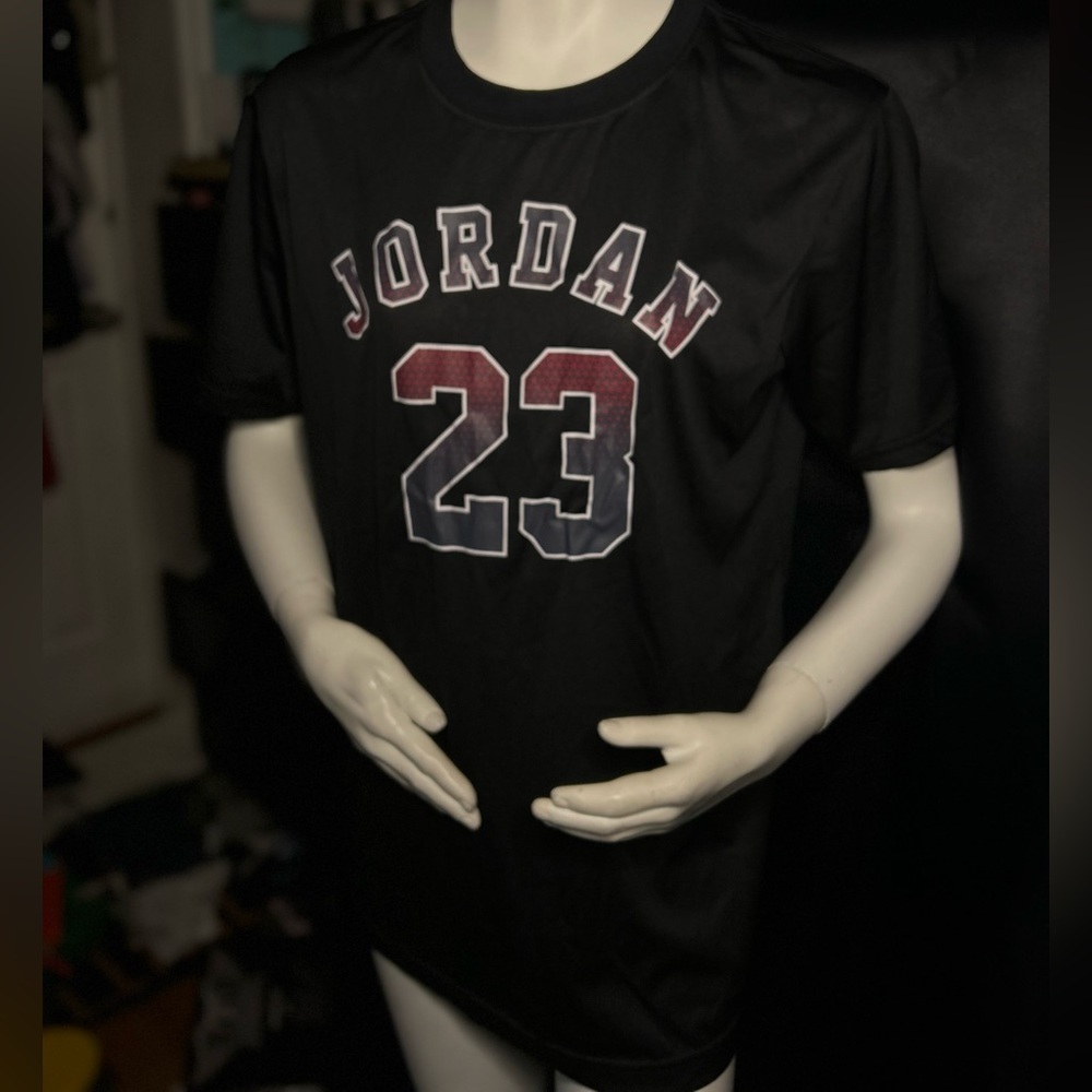 Jordan Black and Red 23 Graphic Tee - Picture 5 of 8